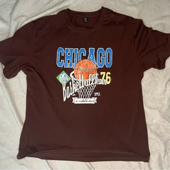 Chicago Graphic Tee - Picture 1 of 3